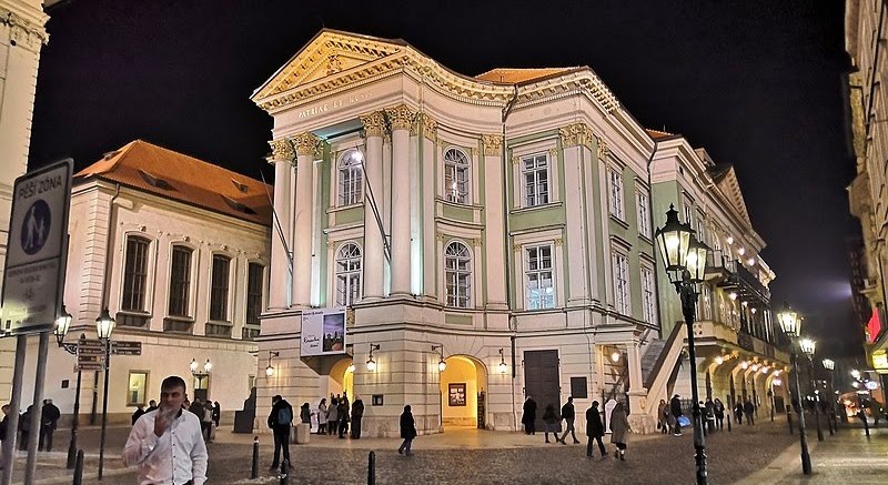 Stavovske Divadlo - תיאטרון האחוזות